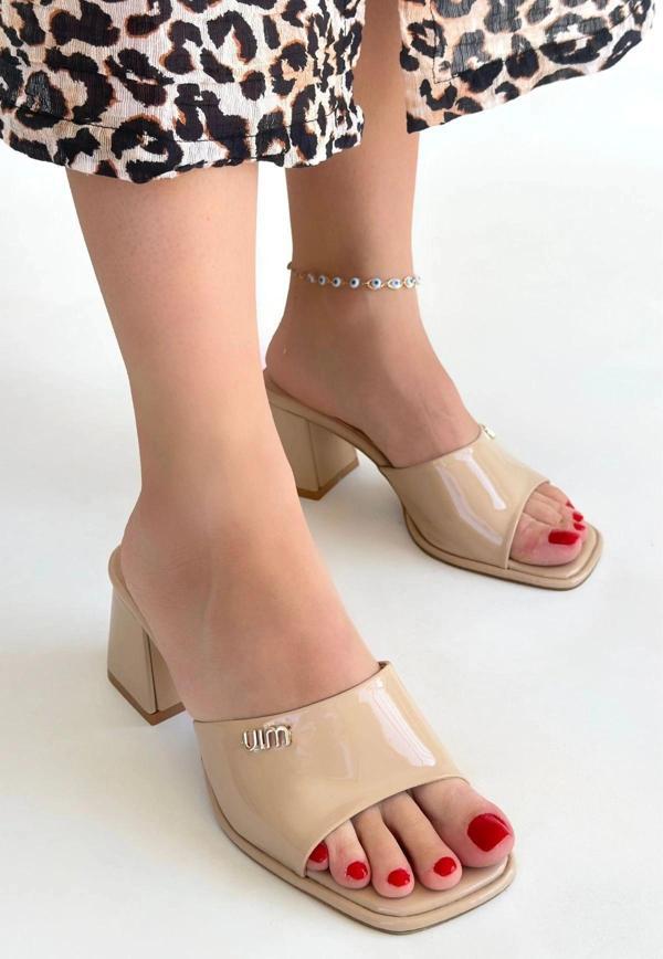 BİÇOMİ Miyon Bej Rugan Topuklu Terlik - Image 1