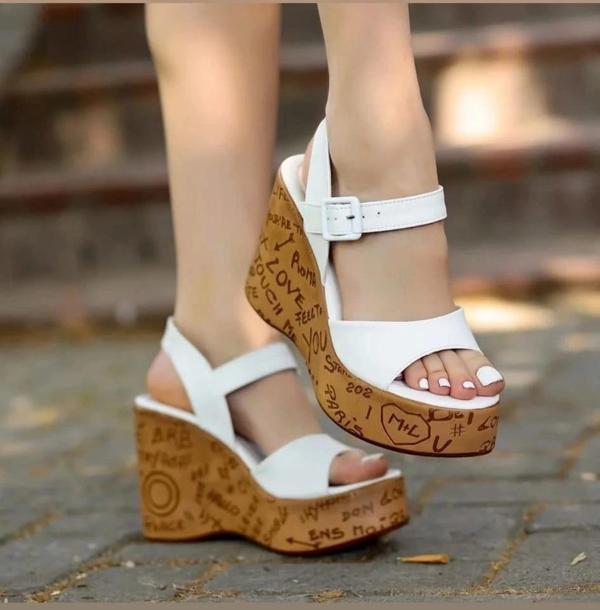 BİÇOMİ Riboy Beyaz Cilt Dolgu Topuk Sandalet - Image 1