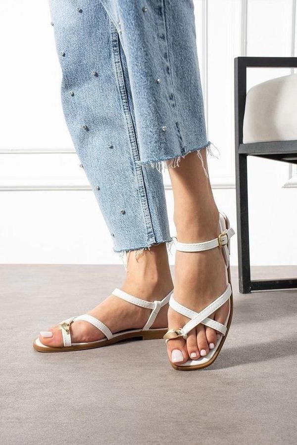 BİÇOMİ Nordi Beyaz Cilt Kemerli Sandalet - Image 1