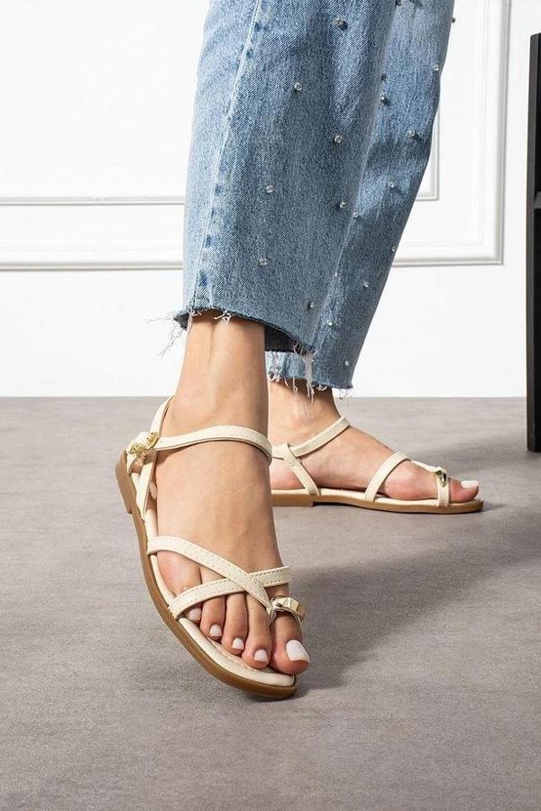 BİÇOMİ Nordi Bej Cilt Kemerli Sandalet - Image 1