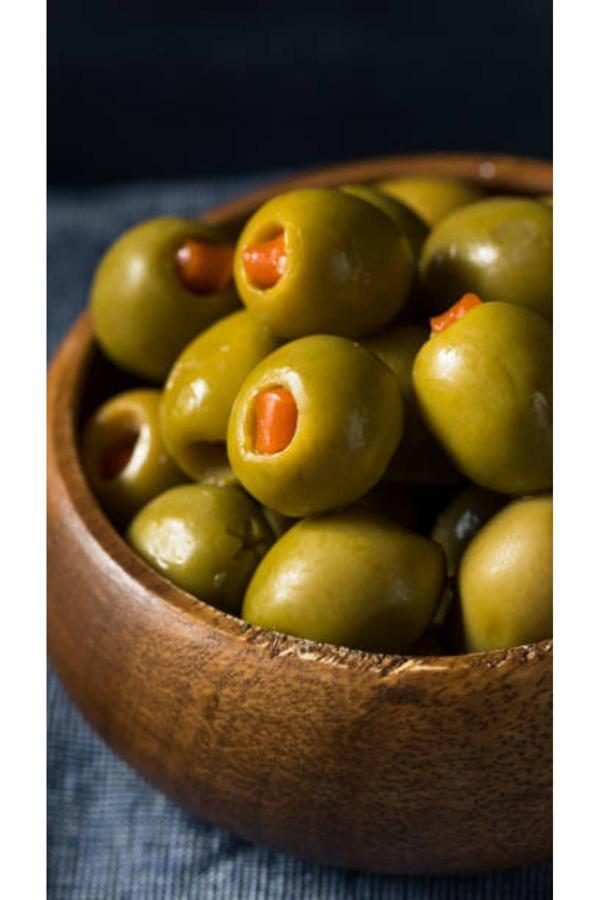 Uslu Şarküteri Biberli Yeşil Zeytin 1Kg. - Image 1