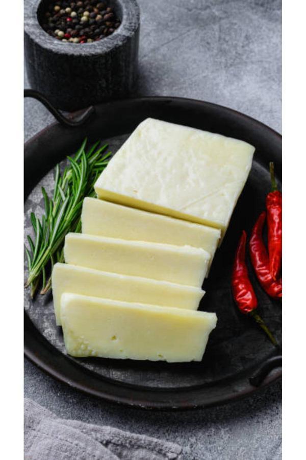 Uslu Şarküteri Susurluk Tam Yağlı Tost Peyniri (Vakumlu 500Gr) - Image 1