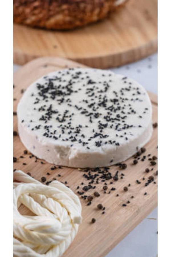 Uslu Şarküteri Çörekotlu Sepet Peyniri (Vakumlu 1 Kg. - Image 1