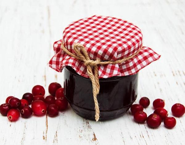 Uslu Şarküteri Kızılcık Marmelatı 1Kg.(Ev Yapımı) - Image 1