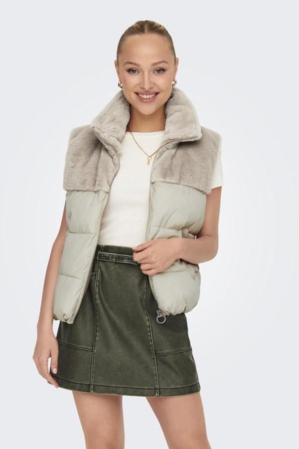 Only Onlwanja Kapitoneli Yumuşak Tüylü Regular Fit Dik Yaka Şişme Bayan Yelek 15322053 TAŞ - Image 1