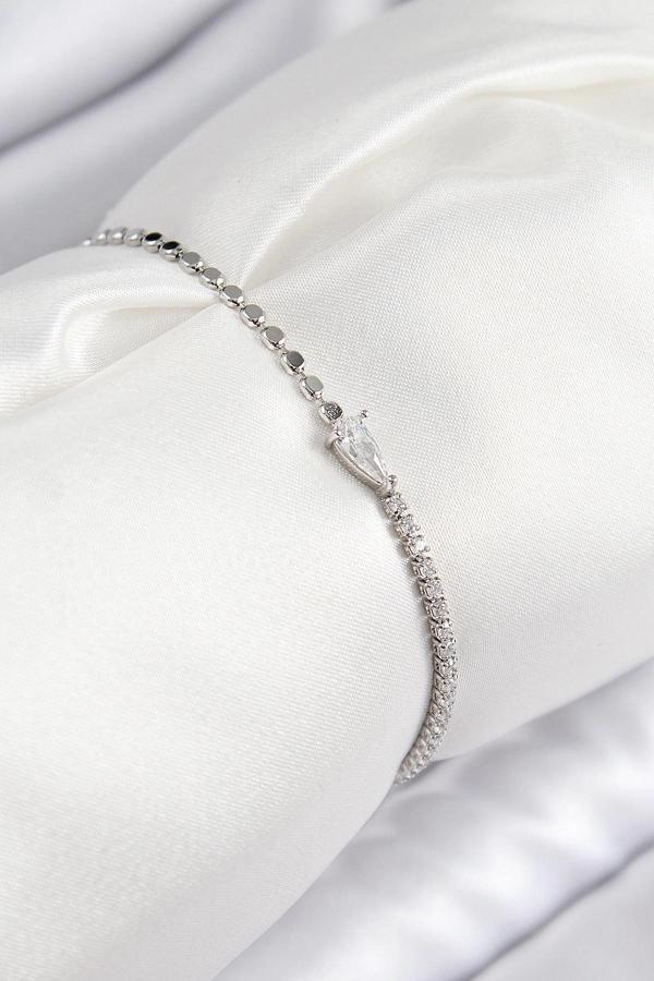 BFS Pirinç Zirkon Taşlı Damla Model Ezme Zincir Gümüş Renk Kadın Bileklik - Image 1