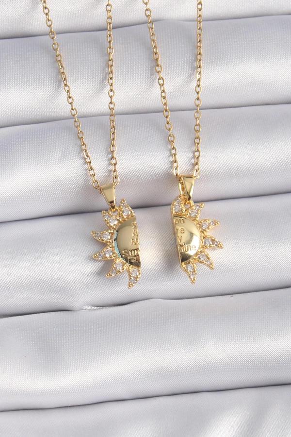 BFS 316L Çelik Gold Renk Zirkon Taşlı Güneş Model İşleme Yazı Detay Arkadaş Kolyesi - Image 1