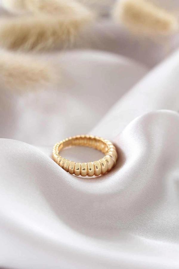 BFS Altın Renk Ayarlamalı Burgu Kadın Yüzük - Image 1