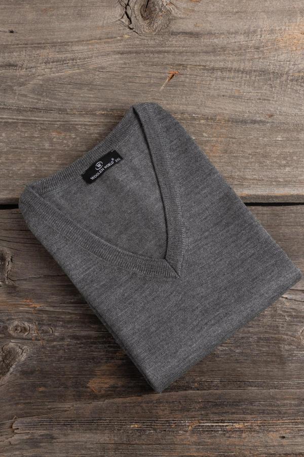 Woolen World V Yaka Battal (Büyük Boy) Yünlü Triko Kazak  - Image 1