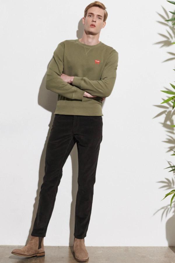 Wrangler Texas Pamuklu Normal Bel Slim Fit Esnek Erkek Kadife Pantolon W12SEC221 KOYU YEŞİL - Image 1