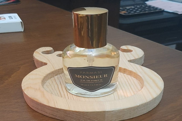 Farmasi Monseur Erkek Parfümü Edp 50 ml+GEYİK BARDAK ALTLIĞI - Image 1