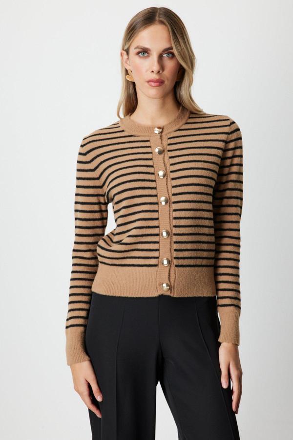 On Kadın Sıfır Yaka Çizgili Hırka 63901 Camel - Image 1