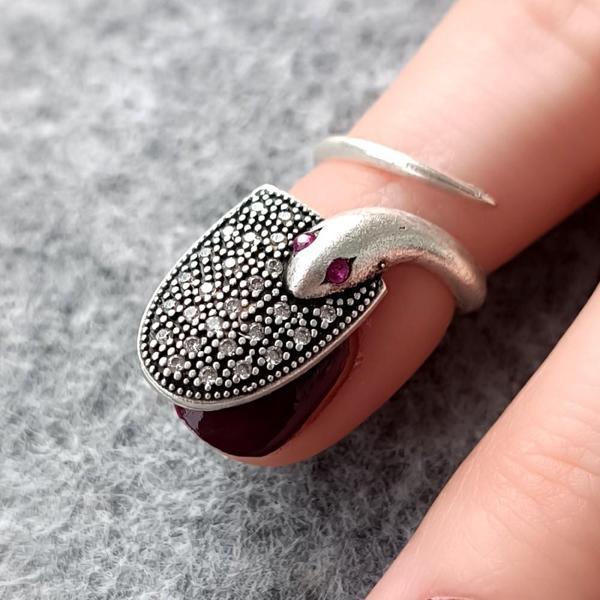 Zirkon Taşlı Yılan Şekilli Kadın Tırnak Yüzük Gümüş Kaplama Ayarlanabilir El Yapımı Tırnak Yüzük - Image 1