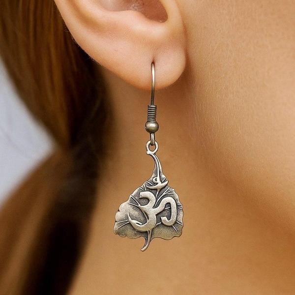 Ohm Yoga Şekilli Kadın Küpe Çift Adet Gümüş Kaplama El Yapımı Küpe - Image 1