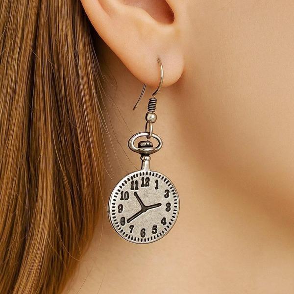 Köstekli Saat Şekilli Kadın Küpe Çift Adet Gümüş Kaplama El Yapımı Küpe - Image 1