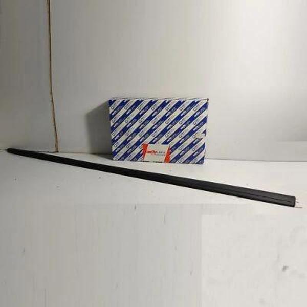 Grande Punto 2005- Kapı Bandı Ön Sağ Oem No (735410815) - Image 1