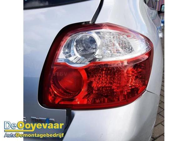 Stop Lambası Aurıs 10-12 Sağ (Oem No: 81551-02540) - Image 1