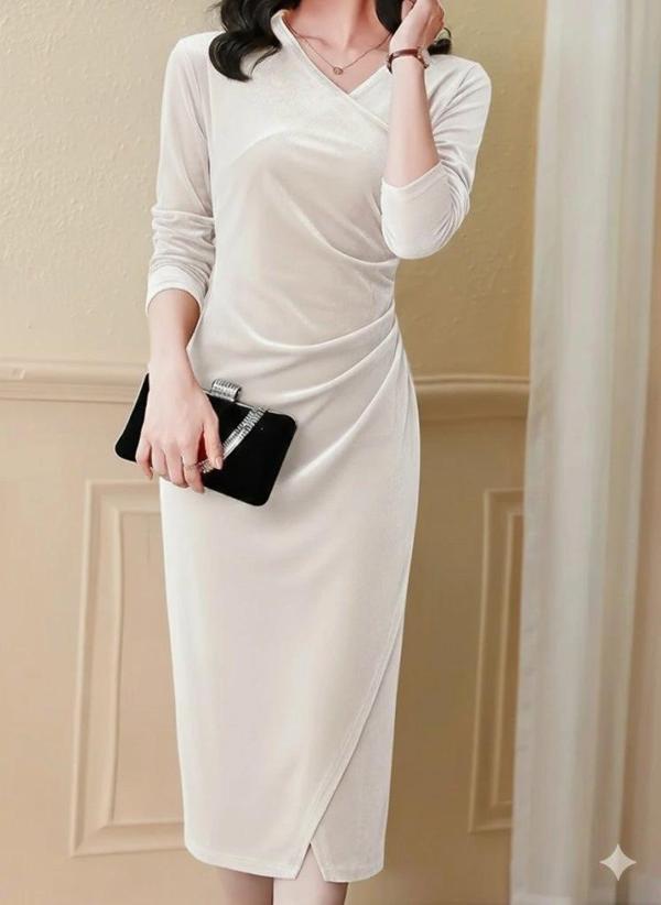 MDB Kadın Uzun Kollu Kruvaze Yakalı Yandan Büzgülü önden çapraz Detaylı Midi Kadife Elbise - Image 1