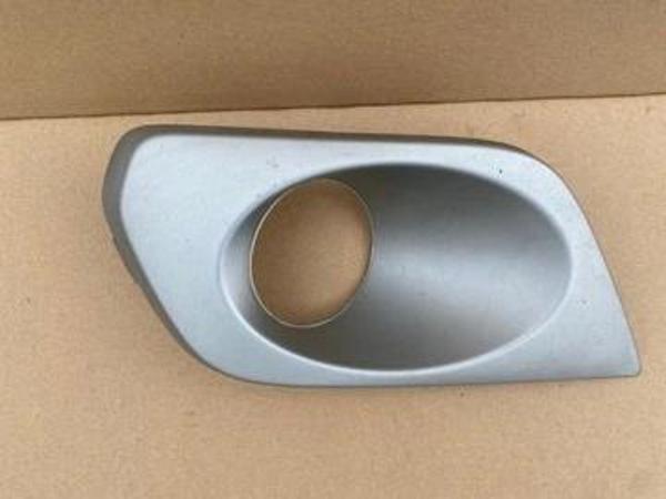 Dacia Sandero Stepway 2017- Sis Çerçevesi Gri Sol Oem No (261A36699R) - Image 1