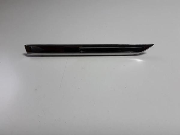 Megane Ön Çamurluk Bandı Siyah Sağ 2016- Oem No (990425039R) - Image 1