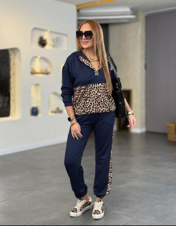 Kadın Uzun Kollu Kapşonlu Leopar Desen Detaylı Viskon Iki Iplik Bluz Ve Pantolon Ikili Takım - Image 1