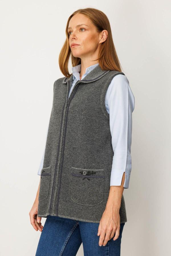 Desen Triko Polo Yaka Yakası Nakış İşlemeli Kadın Yün Yelek 25031 - Image 1