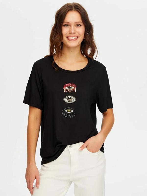 Faik Sönmez Göz Patch Detaylı Yuvarlak Yaka Kadın T-Shirt W26TSH067 - Image 1