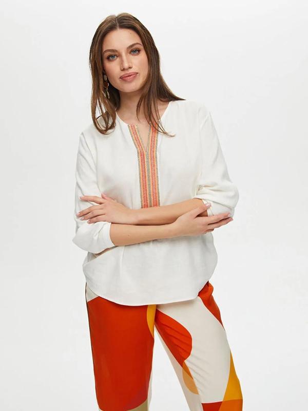 Faik Sönmez Yakası Nakışlı 3/4 Kol Ketenli Kadın Bluz US25BLZ020 - Image 1