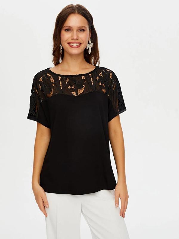 Faik Sönmez Payetli Dantel Garnili Kayık Yaka Kadın Bluz W26BLZ027 - Image 1