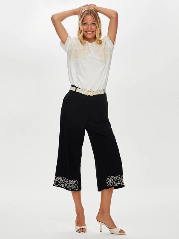 Faik Sönmez Paçası Kordone Nakış Detaylı Wideleg Fit Pantolon S25CPR008 - Image 1