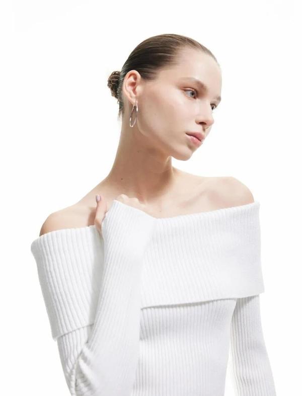 Koton Omzu Açık Triko Dar Kesim Kadın Kazak 6WAL90018HT - Image 1