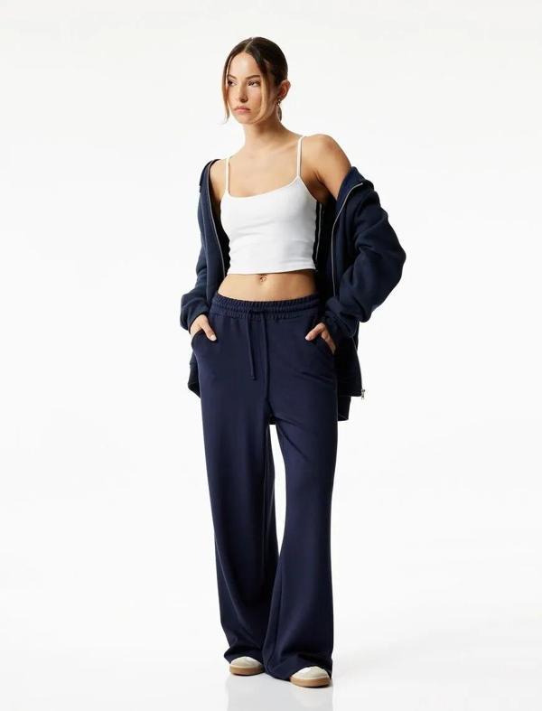 Koton Oversize Yüksek Bel Cep Detaylı Geniş Paça Kadın Eşofman Altı 6WAK40125NK - Image 1