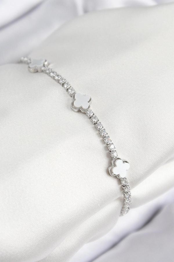 Pirinç Zirkon Taşlı Yonca Model Gümüş Renk Kadın Bileklik - Image 1