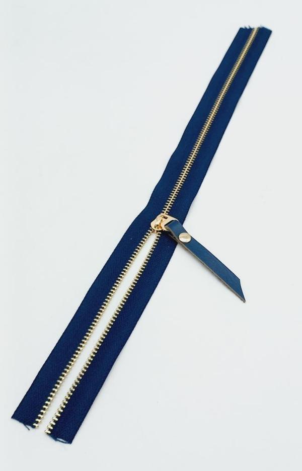 Çanta Aksesuar Gerçek Deri Başlıklı Lacivert Fermuar 40 Cm Light Gold Metal - Image 1