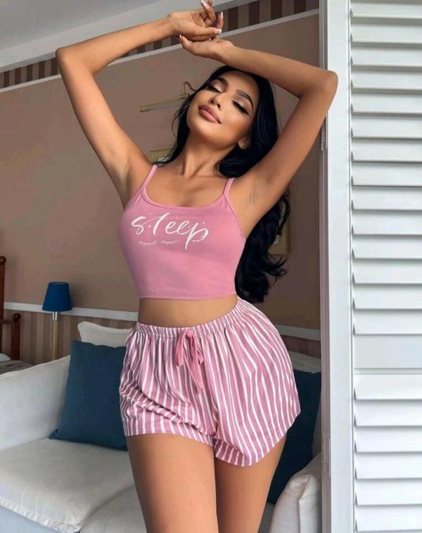 Kadın pembe çizgili desen Askılı Şortlu Pijama Takım 9002 - Image 1