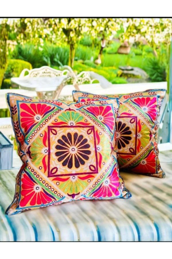 The Boho Home Decor Bloom Serisi - Kadife Çiçek Tek Kırlent Kılıfı | Çiçek Desen Kadife Dekoratif Yastık Kılıfı - Image 1
