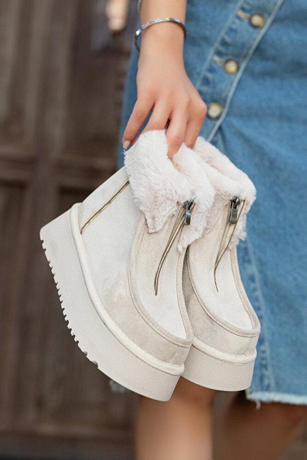 Santa Kürk Astarlı  Önden Fermuarlı Kalın Taban Bağcıklı Rahat Kadın Bot - Image 1