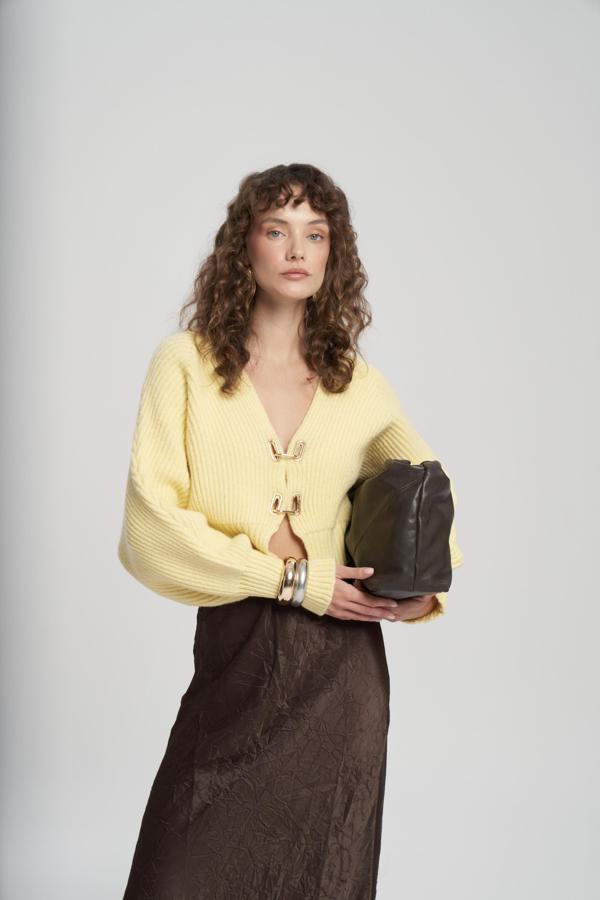 Luna Metal Detay Sarı Kısa Triko Hırka - Image 1