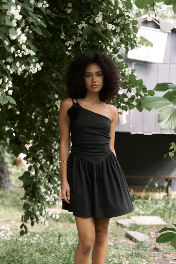 Lissa Tek Omuz Gül Detay Siyah Mini Elbise - Image 1