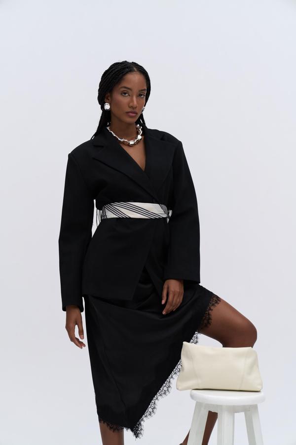 Allegany Siyah Bel Oturmalı Blazer - Image 1