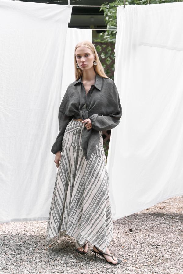 Peigi Çizgili Parçalı Siyah Midi Etek - Image 1