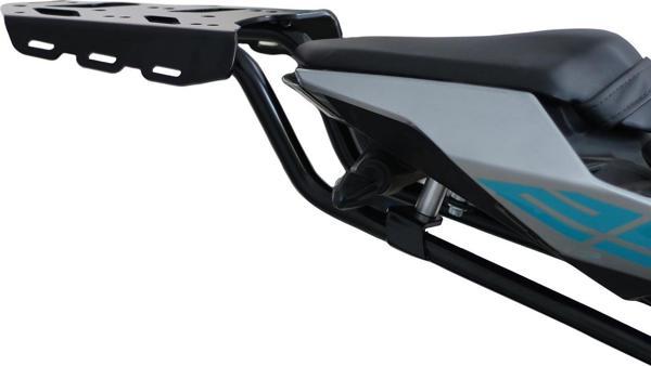 GP Kompozit CF Moto 250 NK 2018-2023 Uyumlu Arka Çanta Demiri Siyah - Image 1