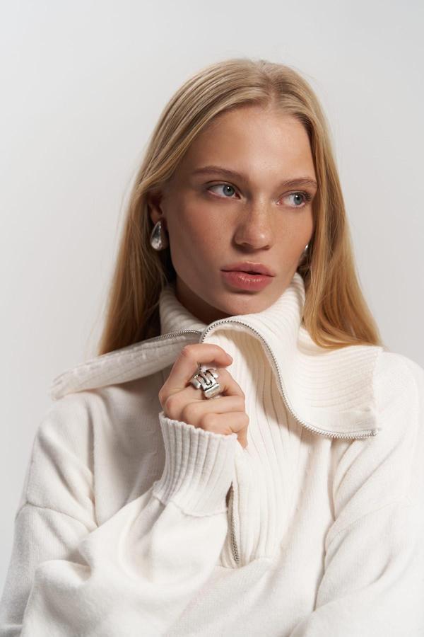 Lorna Fermuarlı Ekru Triko Kazak - Image 1