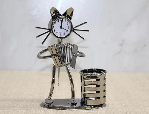 BFS Metal Akordiyon Çalan Kedi Müzisyen Saat Ve Kalemlik Alk4344 - Image 1