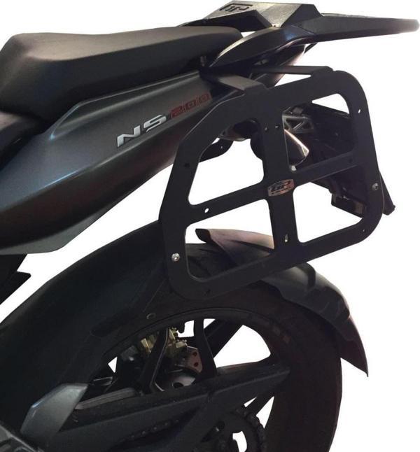 GP Kompozit Bajaj Pulsar NS 200 2011-2023 Uyumlu Yan Çanta Demiri Siyah - Image 1