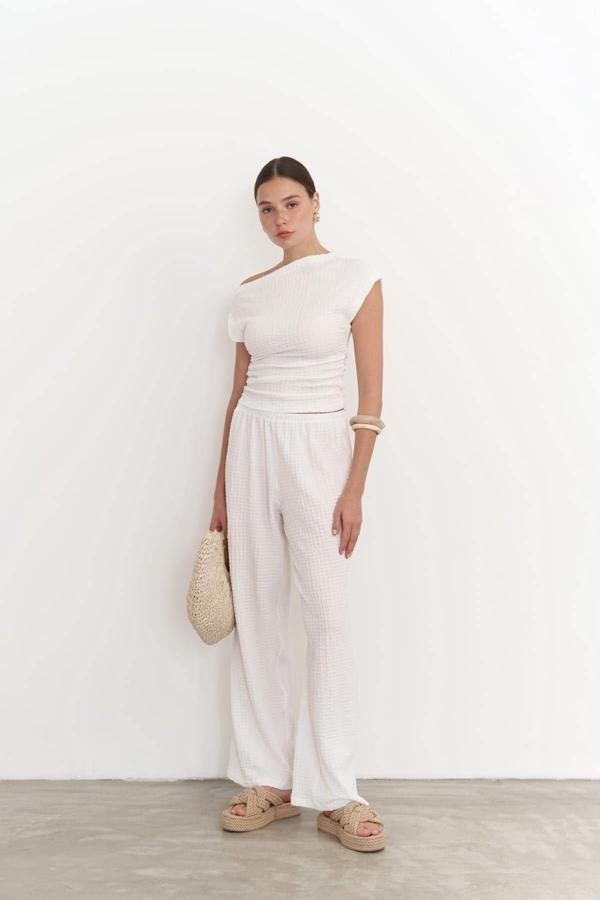 Sona Beyaz Asimetrik Bluz Pantolon Takım - Image 1