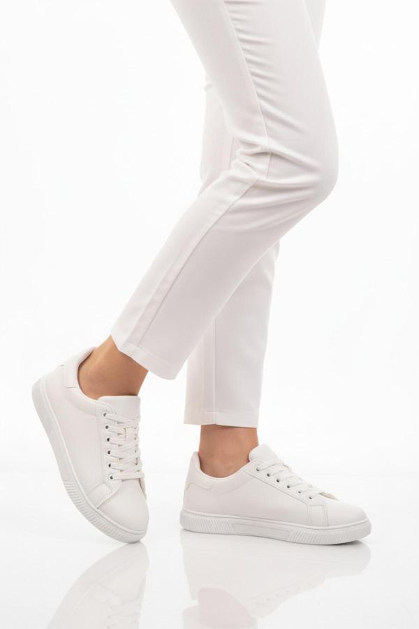 Beyaz Bağcıklı Hafif Cilt Erkek Spor Ayakkabı Mota 600 M - Image 1