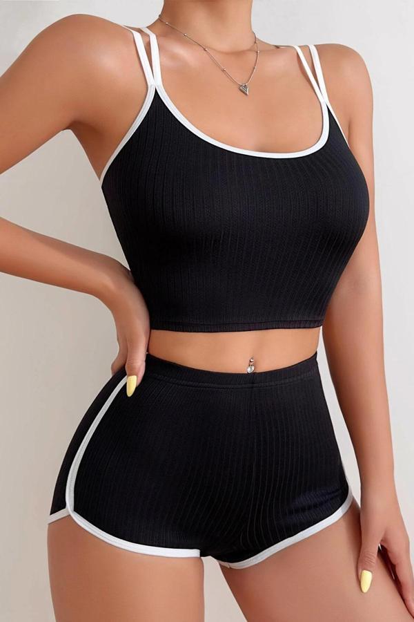 Kadın Siyah Beyaz Çapraz Lastik Detaylı Kaşkorse Şortlu Gecelik Takımı - Image 1