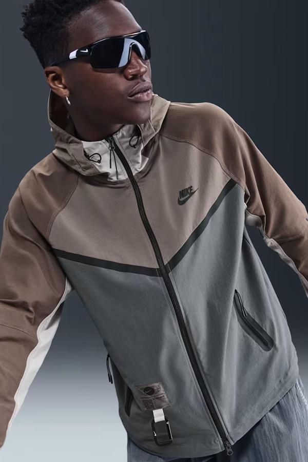 Nike Tech Windrunner Woven Full Zip Loose Fit Jacket Erkek Bol Kesim Paraşüt Kumaş Kapüşonlu Ceket Antrasit Kahverengi - Image 1
