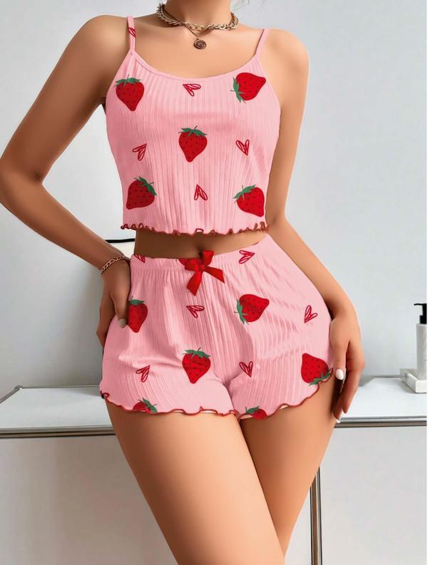 Pamuklu Pembe Üstüne Çilek Desen Fitilli Askılı Şortlu Pijama Takımı - Image 1